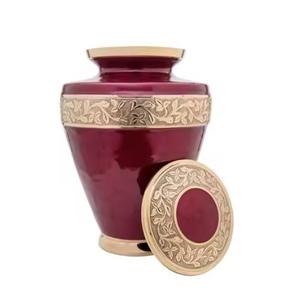 Urne décorative de style américain de qualité supérieure pour les cendres humaines Urnes de crémation en métal des arts indiens accrocheuses Vente chaude - Product Image 4