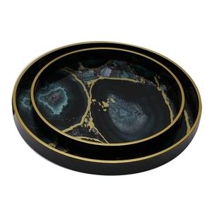 Assiette de chargeur de finition antique décorative au design élégant pour la restauration plateau de service en métal fabriqué à la main - Product Image 6