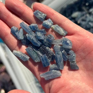 Pierres brutes de kyanite bleue naturelle, petites tailles, copeaux de pierres précieuses brutes pour l'art de la résine, la décoration des ongles et la purification par la guérison par les cristaux Reiki - Product Image 6