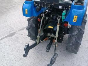 Tractor agrícola hidrostático 4WD para Boomer 25 70HP con caja de cambios y bomba de enganche de elevación trasera solo 347 horas de alta productividad - Product Image 6