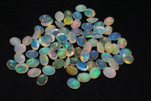 Pierres précieuses d'opale éthiopienne à facettes attrayantes pierres précieuses d'opale en vrac belle pierre précieuse d'opale de feu à des fins de bijoux - Product Image 3