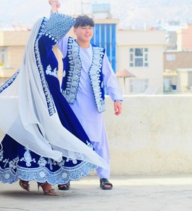 Vestido de Encaje Vintage para Pareja Afgana, Traje Tradicional Hecho a Mano, Ropa Étnica Pashtún para Bodas, Conjunto a Juego para Hombre y Mujer, Cintura Natural - Product Image 5