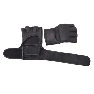 Gants d'entraînement MMA demi-doigt personnalisés de haute qualité pour hommes femmes en cuir véritable en noir caractéristique imperméable en gros Original - Product Image 4