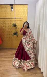La mayoría de las tendencias Navratri Lehenga con hermoso trabajo de impresión digital con encaje de trabajo de espejo real pesado - Product Image 3