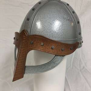 Casco de cuerno vikingo medieval temprano Casco de disfraz griego usable con forro de cuero para cuchillos de camping - Product Image 2