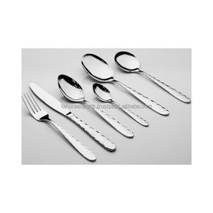 Top Style Design élégant bas prix métal acier inoxydable métal ensemble de couverts ensemble pour occasions en différentes tailles à la main - Product Image 1