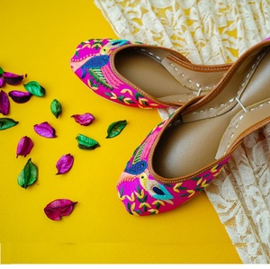 Bas quantité minimale de commande Filles Chaussures Léger Traditionnel Jutti Raisonnable Multicolore Khussa Nouveau Look Élégant Pierres Travail À La Mode - Product Image 4