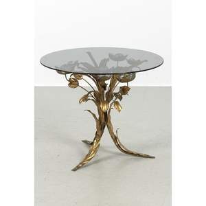 Table basse élégante en aluminium de conception florale avec le dessus en verre approprié aux intérieurs de salon et aux buts décoratifs - Product Image 4