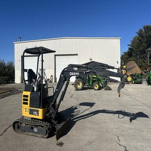 John deeree 17G อุปกรณ์ขุดขนาดเล็กที่ออกแบบมาเพื่อทำงานในพื้นที่ทำงานที่แน่นหนาและเต็มไปด้วยกำลังและการเข้าถึง - Product Image 3