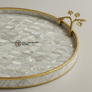Proveedor indio, bandeja redonda con incrustaciones de madreperla (MOP), borde dorado y asas de hojas personalizadas disponibles para la venta - Product Image 2