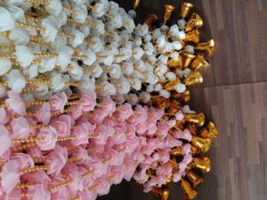 Guirnaldas de flores rosas de espuma con campana para Navidad boda telón de fondo evento templo Nikah Haldi Mehndi Sangeet decoración inauguración de la casa - Product Image 2