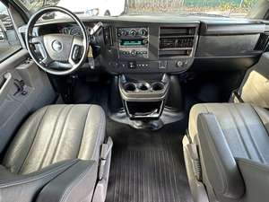 CHEVROLET EXPRESS CARGO 2500 USADO 2023, Volante a la Izquierda/Derecha, Tracción Trasera Extendida - Product Image 4