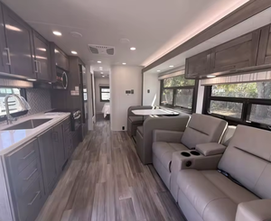 Camping-car parfaitement propre pour Entegra Coach Esteem 29V |   Volant à gauche/droite |   Faible kilométrage |   Exportation mondiale - Product Image 2