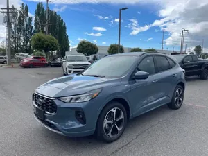 Ford Escape 2024 impecablemente limpio - Product Image 2