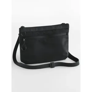 Sacoche Urbaine Durable UrbanShift pour les Amateurs de Gadgets - Product Image 3