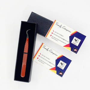 Pince à cils brun foncé à pointe argentée avec poignée en diamant et forme de crochet Produit durable en acier inoxydable de marque privée - Product Image 4