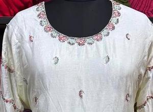 Designer moderne non cousu brodé à la main Premium indien pakistanais costumes femmes belle fête traditionnelle avant-gardiste - Product Image 2