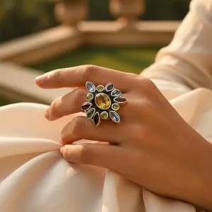 Bague Cocktail Art Palace en Argent 925 Forme Fleur, Grappe de Pierres Précieuses Multicolores Topaze, Sertissage Clos, Style Bohème, Bijoux Unisexe - Product Image 2