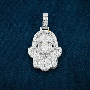 Colgante de mano de Hamsa de oro blanco de 10K, atractivo diseño religioso, Baguette helada, Diamante cultivado en laboratorio, estilo Hip Hop elegante para fiestas - Product Image 1