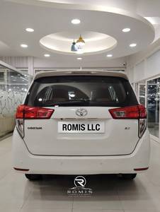 Toyota Innova Crysta Bianca 2019 Usata, SUV Automatico con Guida a Sinistra, 7 Posti, Veicolo Familiare - Product Image 6