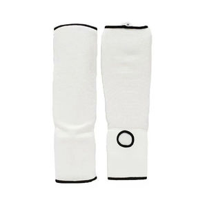 Rembourrage thaïlandais en cuir PU avec logo personnalisé du service OEM Protège-tibias de protection professionnelle Protège-tibia pour coups de pied de boxe - Product Image 2