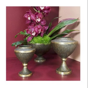 Florero de mesa con acabado de tono antiguo de Metal para decoración del hogar, jarrón de flores de lujo decorativo para ceremonia de boda a la venta - Product Image 4