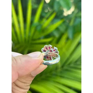 Anillo Floral de Plata 925 con Rubí Natural, Moderno y Elegante, con Incrustaciones de Oro Rosa y Baño de Rodio, Marca Privada Licenciada, Regalo Perfecto - Product Image 5