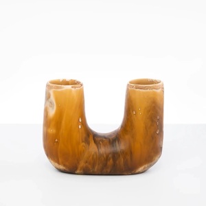 Decorazione per la casa vaso di fiori <span class=keywords><strong>in</strong></span> <span class=keywords><strong>resina</strong></span> colorata per la casa e la stanza stoviglie vaso per la decorazione di tutti i colori disponibili