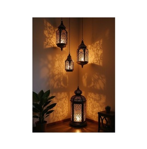 Linterna decorativa de metal con intrincados recortes de estrellas para Ramadán Diwali Navidad y decoración festiva - Product Image 2