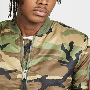 Chaqueta bomber a prueba de viento para hombre personalizable al por mayor con logotipo personalizado de lona de moda y patrón de letras para el invierno - Product Image 6