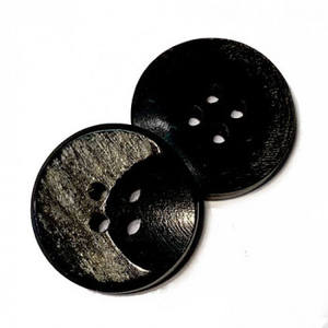 กระดุมเขาควายเป็นมิตรต่อสิ่งแวดล้อมทำจากผ้าสีดำธรรมชาติ - Product Image 1