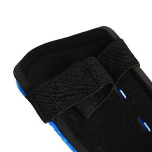 Protège-tibias de football imprimés sur mesure avec coque durable et rembourrage intérieur pour le confort dans les compétitions de football - Product Image 5