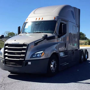 Tracteur routier diesel moderne 6x4, poids lourd, pour la logistique routière et le transport de marchandises - Product Image 3