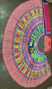 Vêtements de mariage de créateur Lehenga avec paillettes brodées imprimées évasées de 4 mètres - Product Image 2