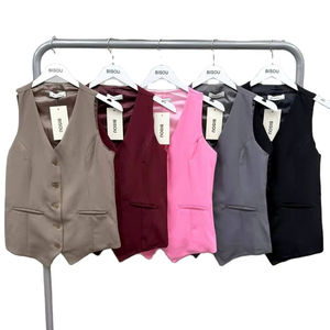 Blusa de Verano para Mujer, Informal y Moderna, para Uso Diario – Colección Elegante Hecha en Turquía - Product Image 1