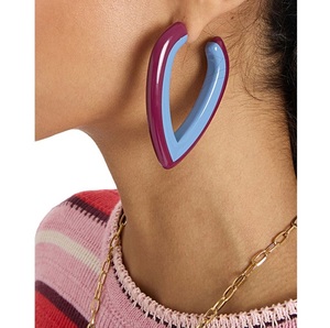 Pendientes de aro de resina llamativos en estilo retro acrílico transparente Pendientes de aro de resina con logotipo personalizado con degradado de colores personalizados - Product Image 5