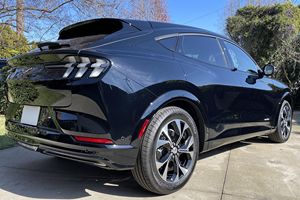 TOP VENTES VOITURE D'OCCASION 2023 F-ord Mustang Mach-E Premium - Product Image 6