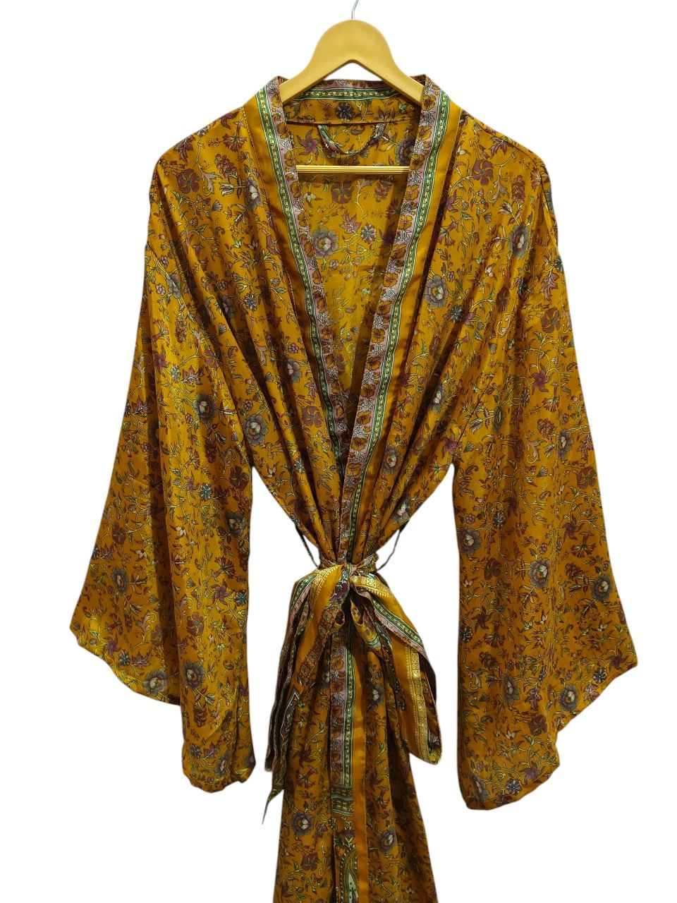 สีเหลือง