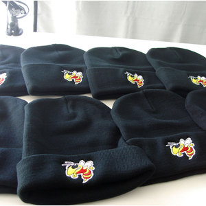 Gorro a rayas con bordado 3D de diseñador personalizado, gorro de calle para hombres y mujeres, gorro de punto sin puños - Product Image 2