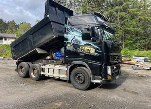 Camion Ribaltabile Volvo FH Usato del 2013, Euro 2 Diesel, Manuale, 4x2, Carico Utile 7,5T, Guida a Sinistra, Veicolo Commerciale Nuovo con Scarico Posteriore - Product Image 3