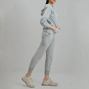 Ensemble de survêtement d'hiver pour femmes en gros, coupe régulière, avec logo personnalisé, 100% coton, vêtements de jogging pour femmes - Product Image 3