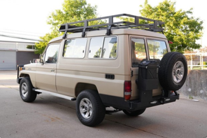 CONDUCCIÓN - VEHÍCULO USADO CON VOLANTE A LA IZQUIERDA |   CONDUCCIÓN DERECHA |   TOYOTA LAND CRUISER FJ75 de 1990, 5 velocidades - Product Image 3