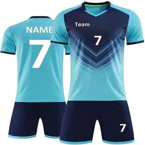 Ensemble de maillots de football sportifs sur mesure, coupe ajustée, vente en gros, fabricant d'uniformes de football, kits à porter - Product Image 5