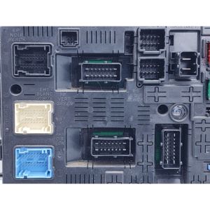 CENTRALINA FUSIBLE DE PORTE ET ORDINATEUR DE BORD CITROËN Jumpy 3ème Série 28119759 DW10CE-RH02 Diesel 1997 (07>) - Product Image 3