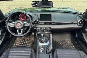 Auto Usado Confiable, Fiat 124 Spider Abarth 2017 - Product Image 1