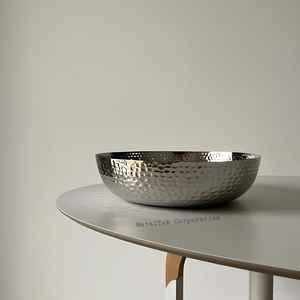 Impresionante tazón redondo de metal Pieza central de acabado martillado único para servir chocolate y frutas en ocasiones especiales Mesa elegante - Product Image 3