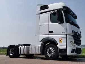 Camión Tractor Mercedes-Benz 2025 Impecablemente Limpio - Product Image 4