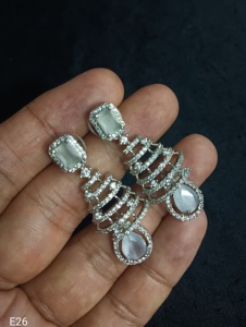 Pendiente indio de diseño exclusivo ligero con diamante americano para mujer, para fiesta, fiesta de moda para mujer - Product Image 5