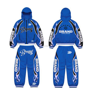 Conjunto Cortavientos de Calidad Premium, 165 GSM, Tejido de Nailon y Poliéster, Chaqueta con Capucha y Paneles en Contraste, Pantalón con Logotipo Personalizado en Toda la Superficie - Product Image 1