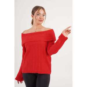 Pull en tricot rouge décontracté à épaules dénudées avec col style Madonna, vente en gros - Product Image 5